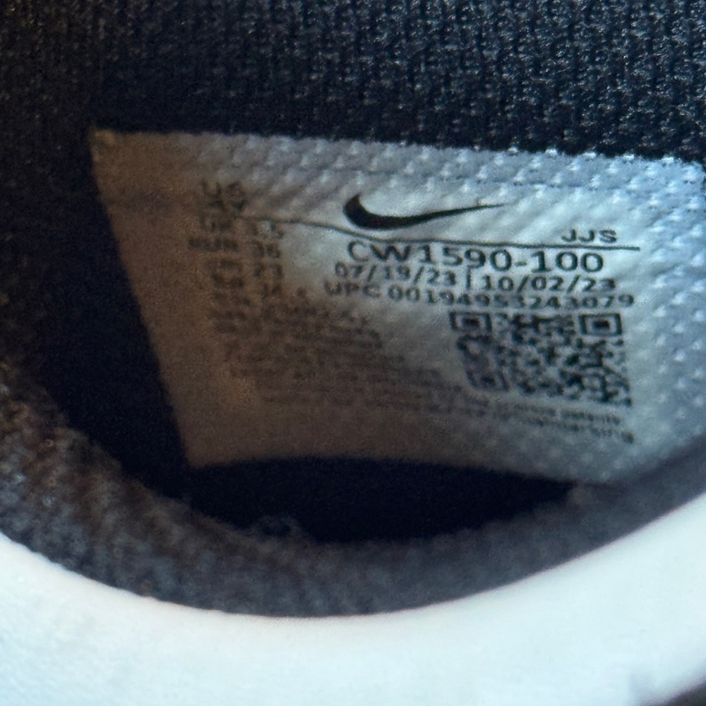 Panda Nike Dunks - image 6